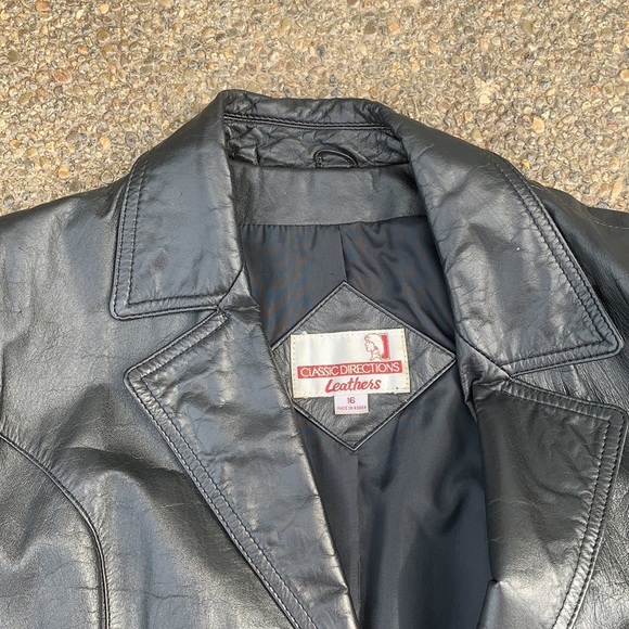 Vintage long leather belted jacket, Size 16 - Picture 6 of 13